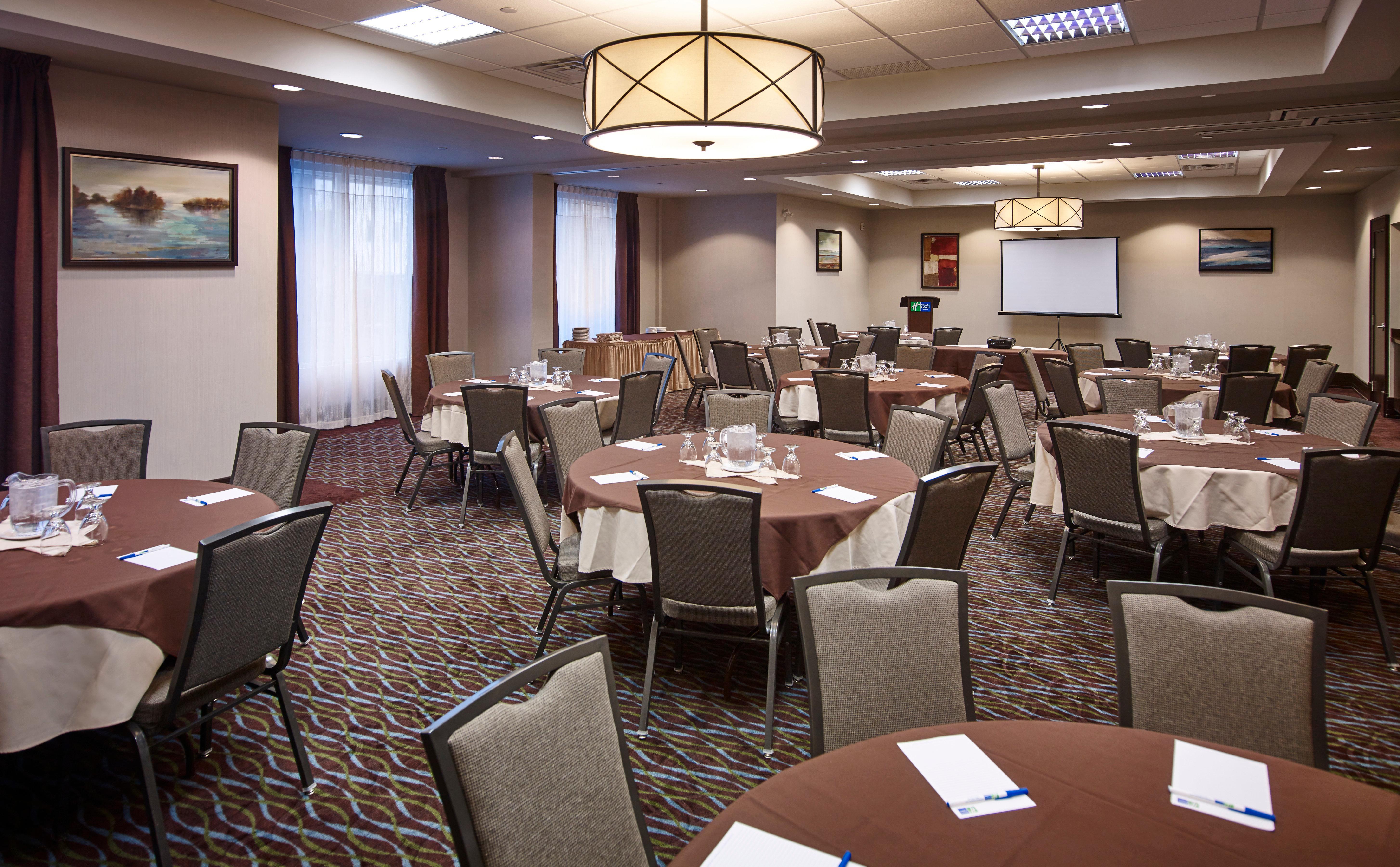 Holiday Inn Express And Suites Timmins By Ihg Exterior foto